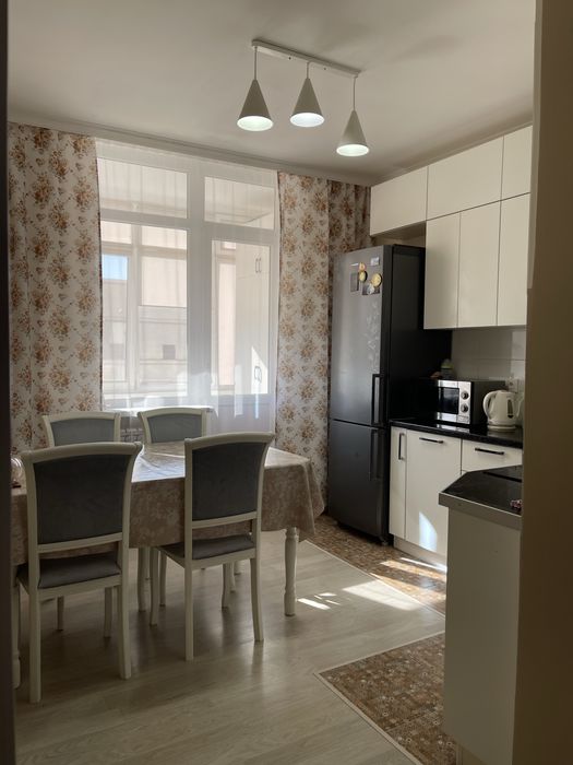 Продам 3 ком по Айтматова жк Айсафи