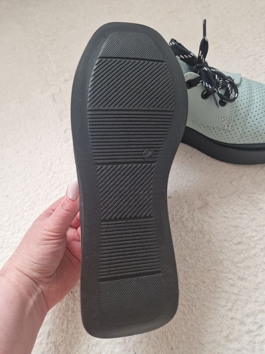 Pantofi piele naturala Benvenuti 36 Ultra Light
Pantofi perforați feme