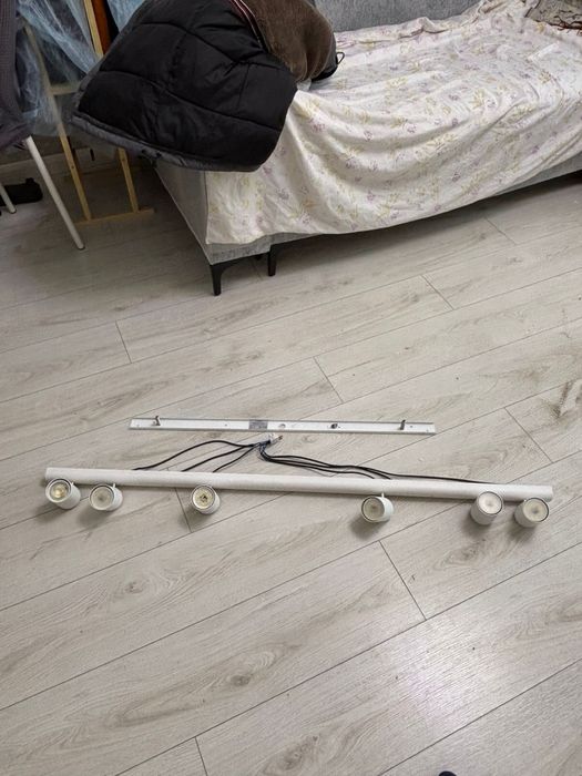 Люстра потолочная, линейная