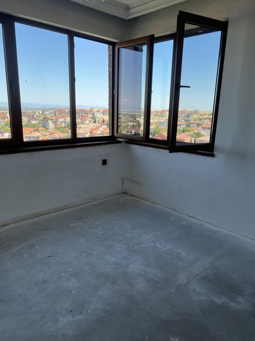 Многостаен с гараж и паркомясто