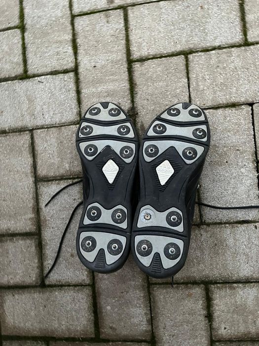 Vând crose golf de wilson cu geanta si pantofi speciali