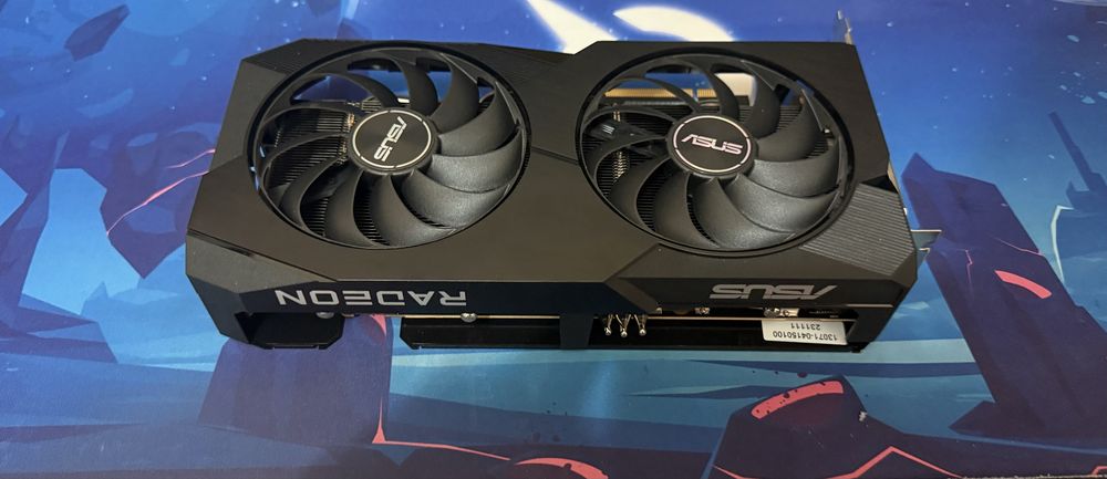 Vand placa video AMD Ryzen Rx6600 de 8gb