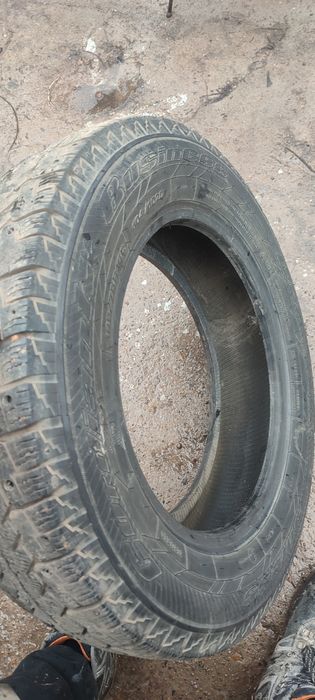 Продаю резину 1шт