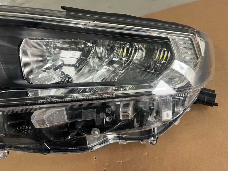 Ляв фар Тойота Рав4 2019/2023 Toyota Rav4