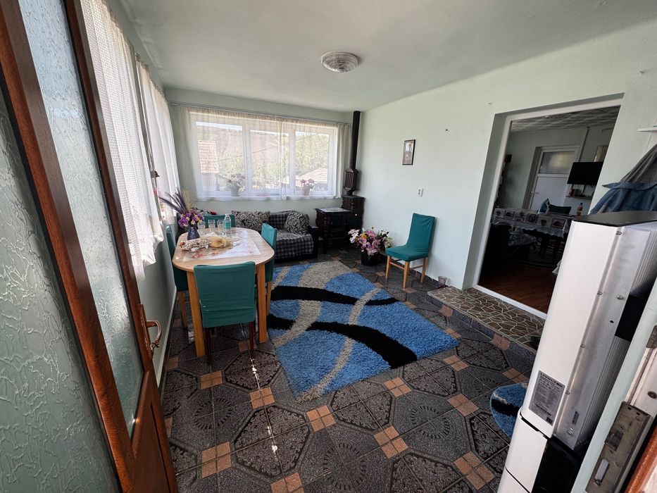 De vanzare in Tritenii-Hotar  Casa 161 mp + Teren 26,70 ar