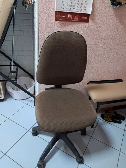 Стул офисный продам