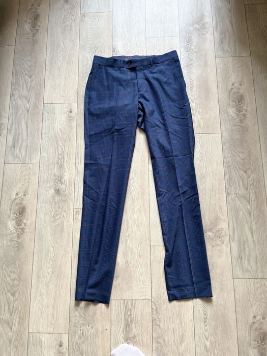 Костюм тройка классический