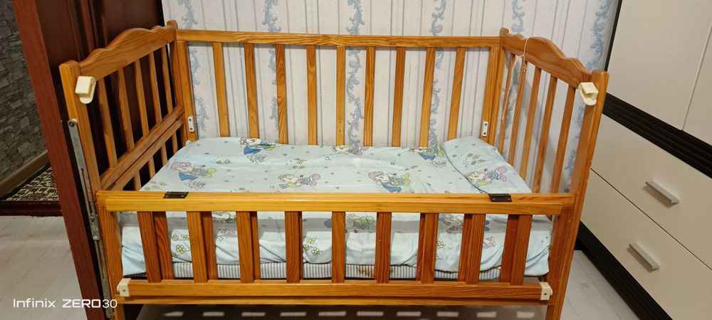 Продам детскую кроватку