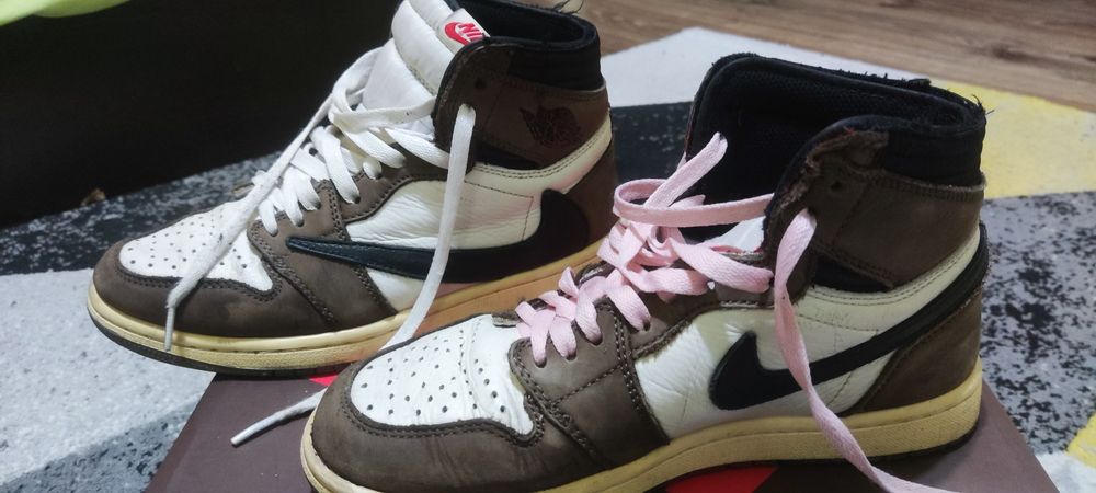 Обувки Jordan 1 Travis Scott