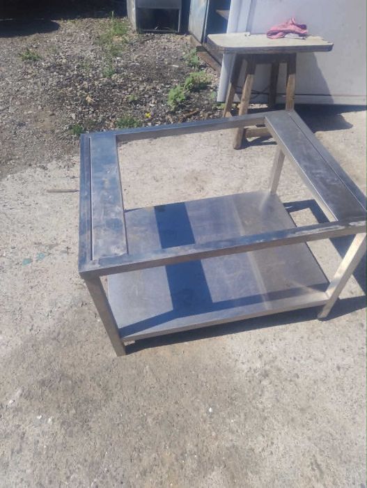 продавам маса за фурна