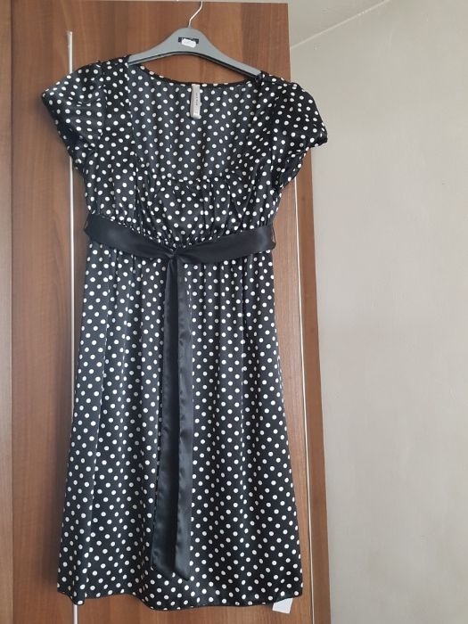 Rochie de ocazie cu cordon negru in talie