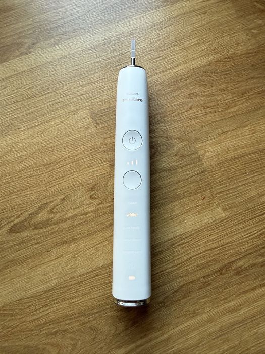 Philips Sonicare DiamondClean 9300 Smart White - Excellent Condition
