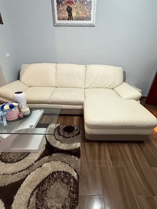 Canapea extensibila in L  cu 3 locuri