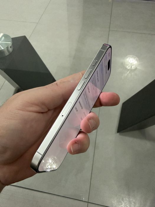 iPhone 16 Pro white titanium 128Gb • ca NOU • baterie 95% •