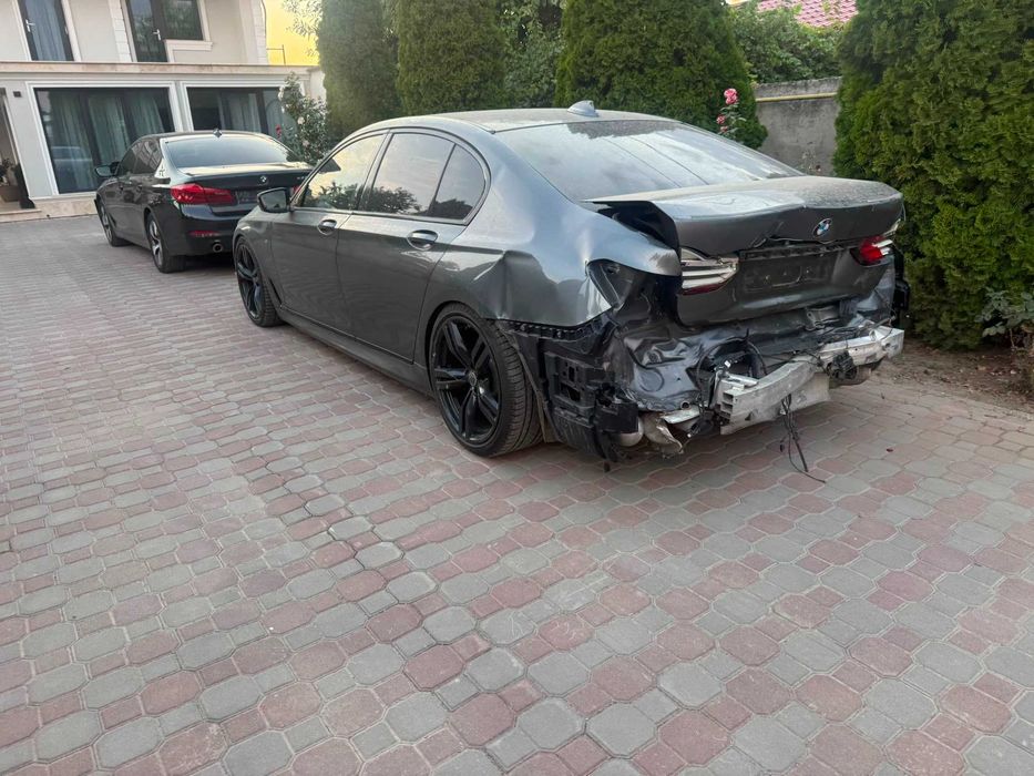 Dezmembrez BMW 740 g 11