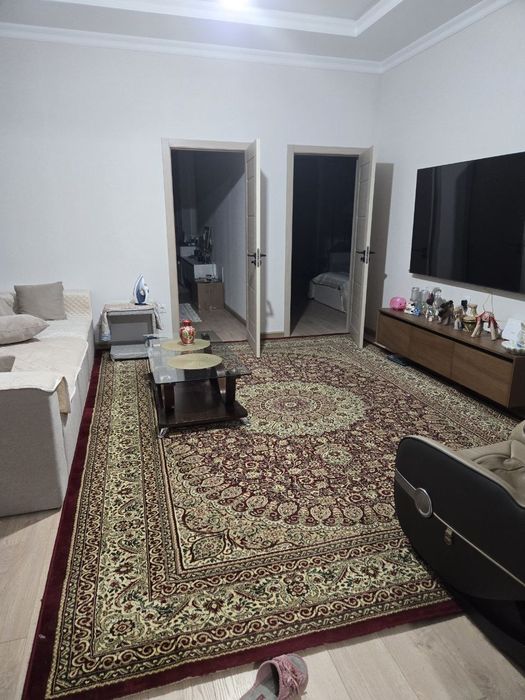 Ковёр из шерсти в идеальном состоянии