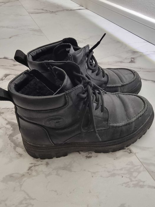 Продам ботинки зимние