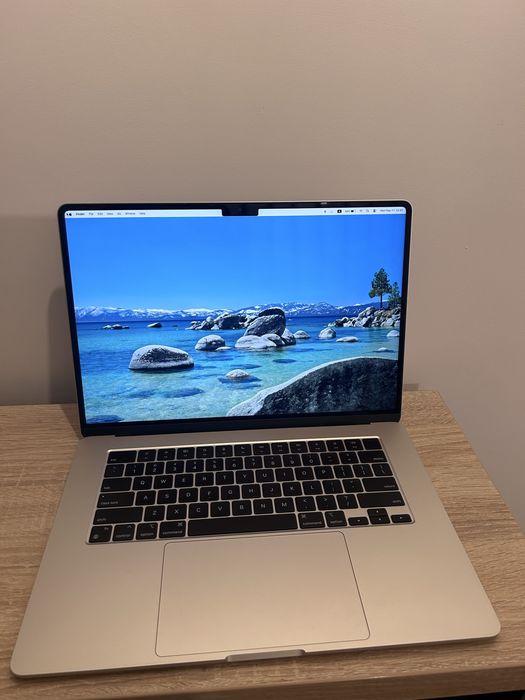 MacBook Air 15” M2 2023 / Baterie 100% / 19 cicluri / Ca nou