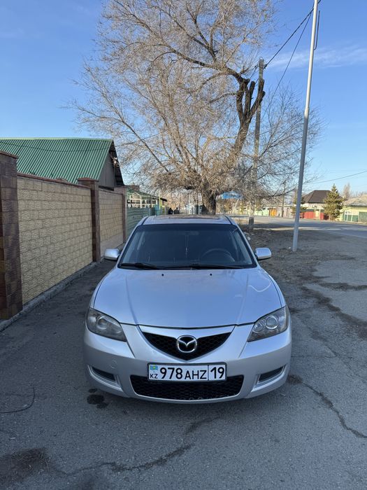 Мазда 3  2005года