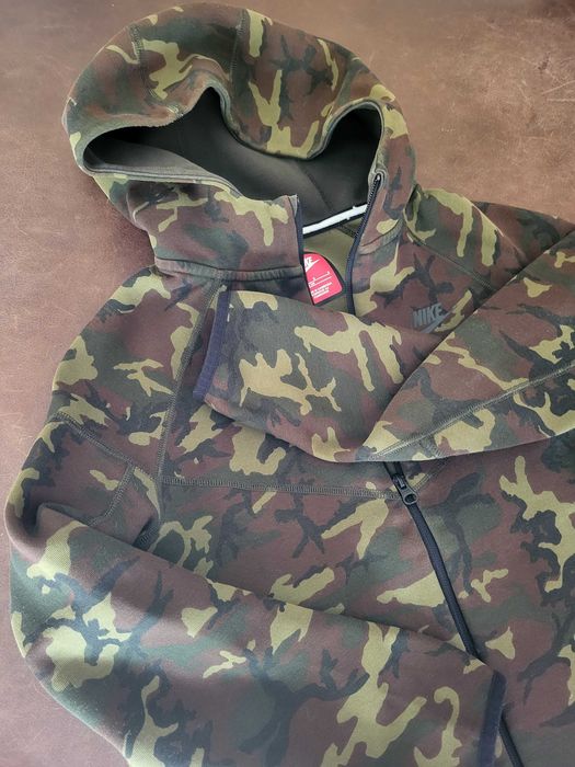 Nike tech fleece детски суитшърт