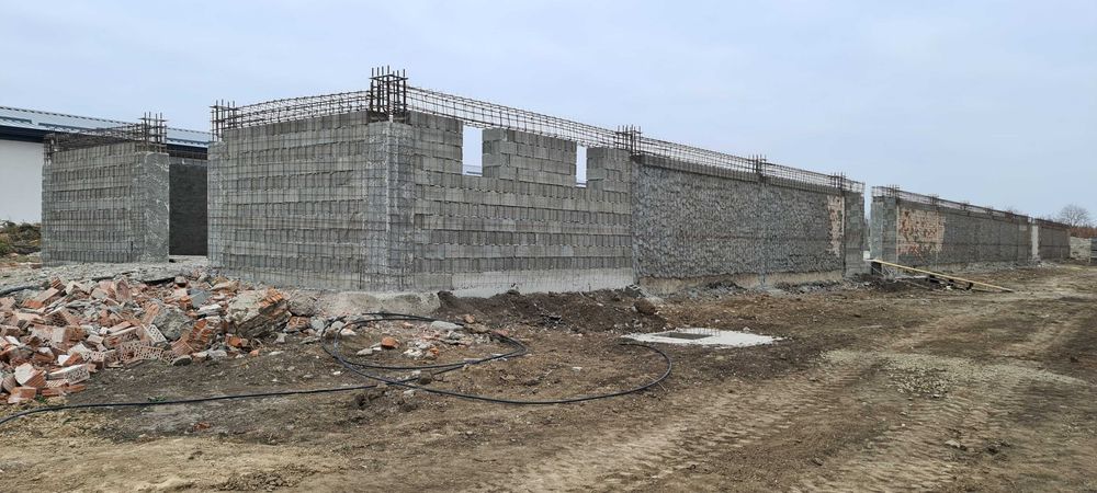 Vand Hala Iasi Horlesti Rediu: 800 mp - 280.000 euro in constructie.