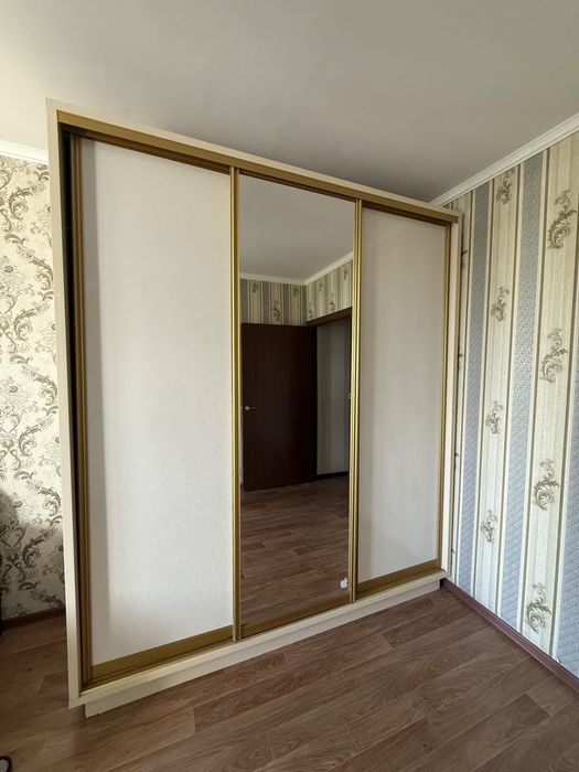 Срочно продается 2 шкафа