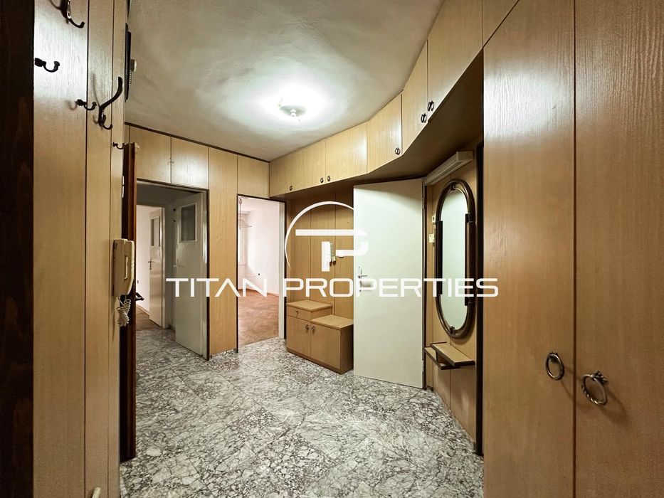 Дава се под наем Тристаен апартамент в Бургас, Център - 97 кв.м за 510 € - Снимка #2