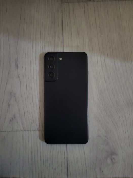 Телефон Самсунг с21фе срочна срочно