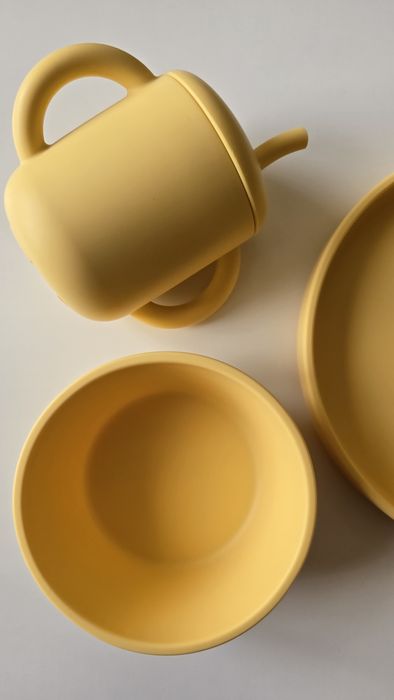 Mushie силиконов комплект за захранване на бебе