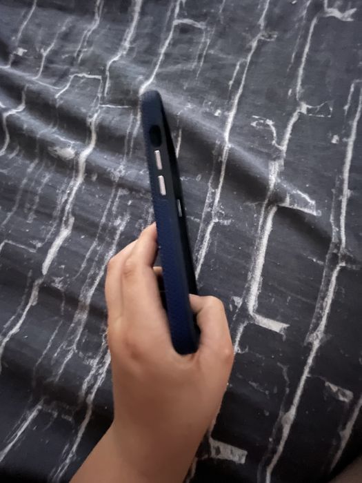 Vând husă de iphone 13