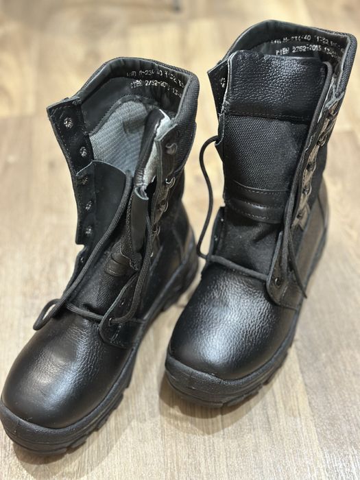 Продам берцы 40 размер
