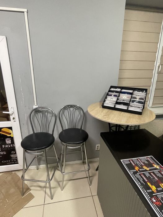 Стол сатылады  срочно