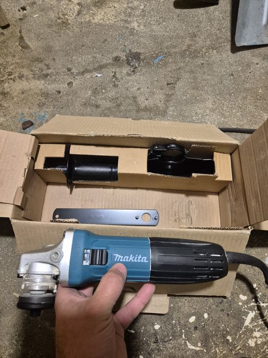 Polizor unghiular(flex) Makita