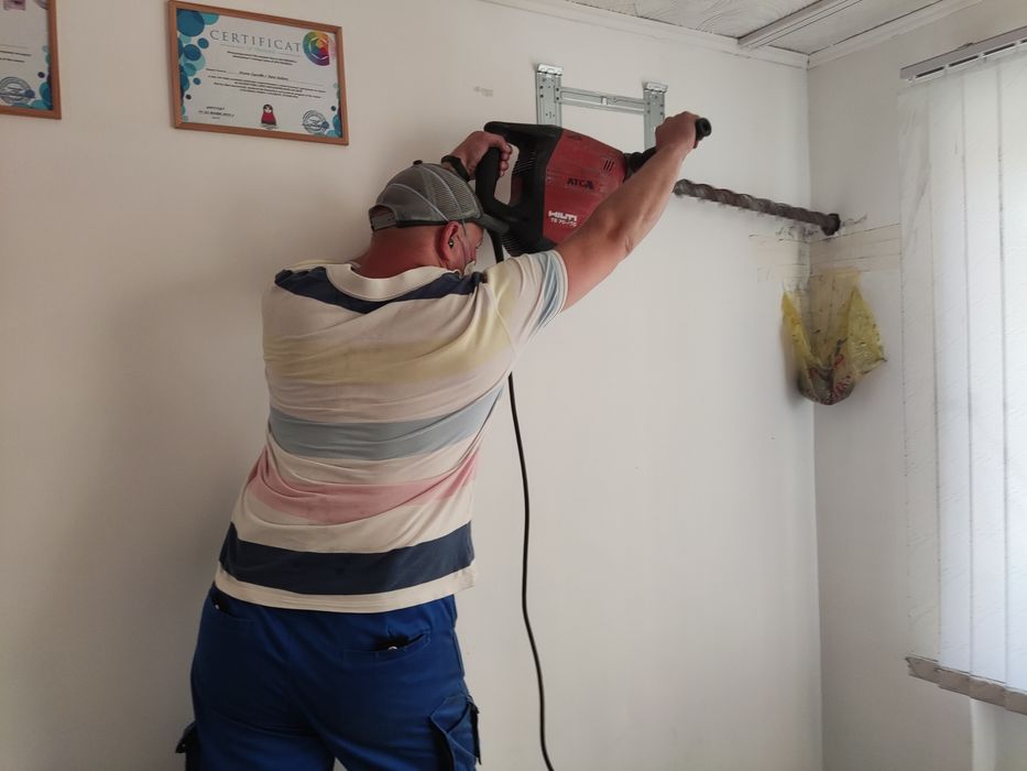 Установка кондиционеров.