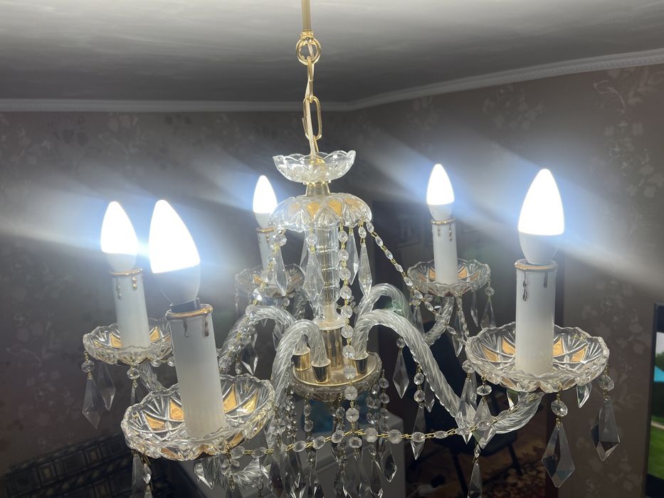 Хрустальная люстра