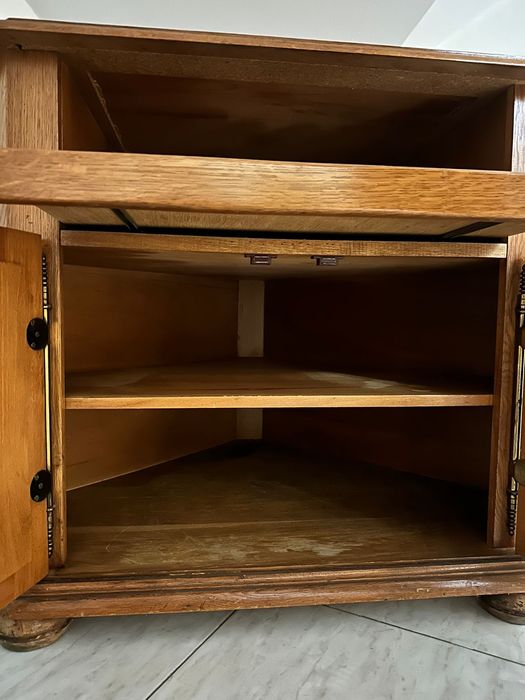 Vând dulap/stand TV de colț din lemn masiv