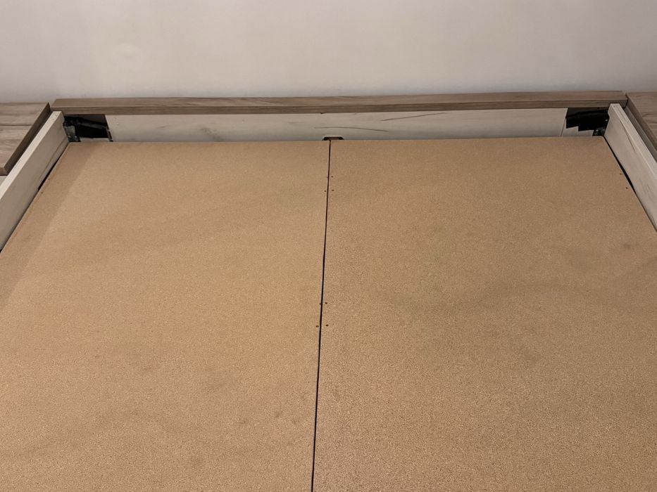 Pat si saltea de dimensiunea 160/200