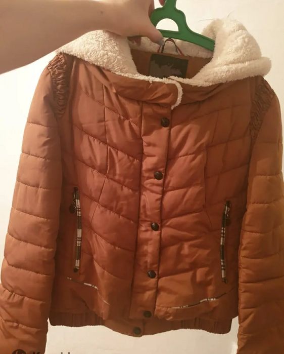 Продам куртку размер 42 s