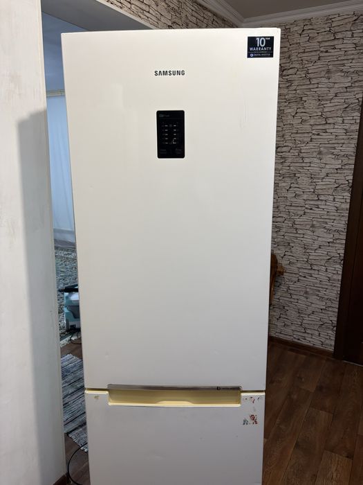 Холодилник состояние нормальное