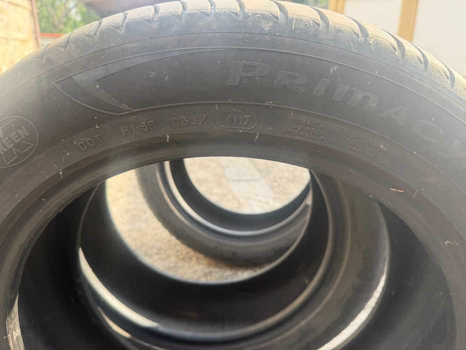 Автомобилни гуми  Мишелин 215/55/17.