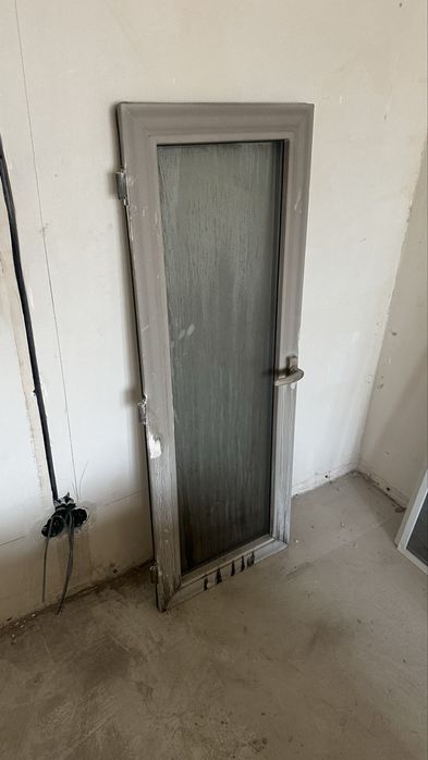 Пластиковык двери окна подоконники.