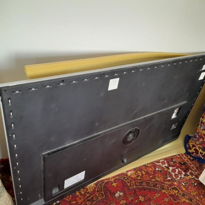 Телевизор на запчасти