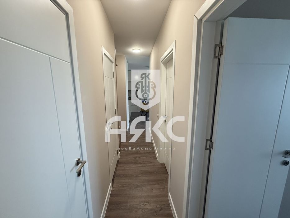 Дава се под наем Тристаен апартамент в София, Студентски град - 126 кв.м за 1020 € - Снимка #9