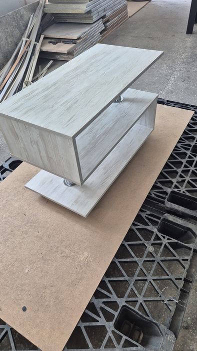 Журнальный столик