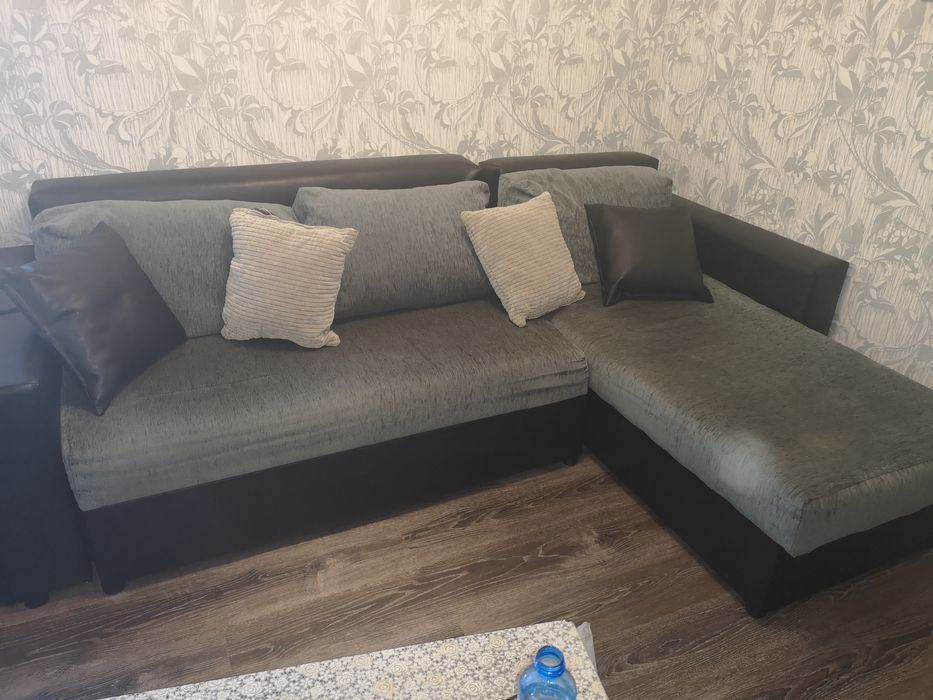 Ъглов диван текстил и кожа