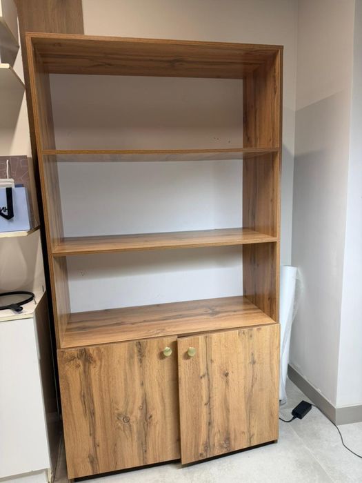 Шкаф большой витринный