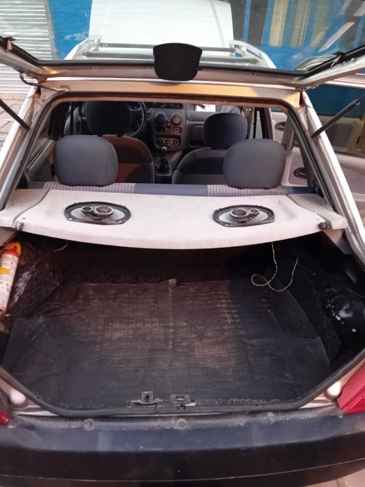 Se vinde dacia solenza