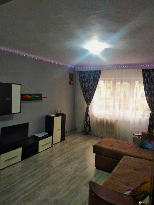 De vânzare: Apartament 3 camere decomandat