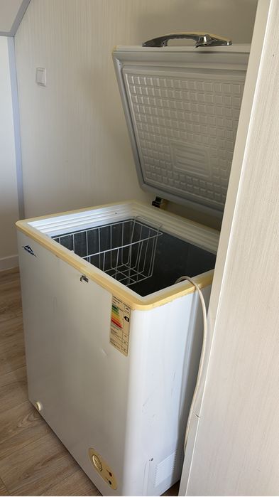 Продам морозильный ларь 100л