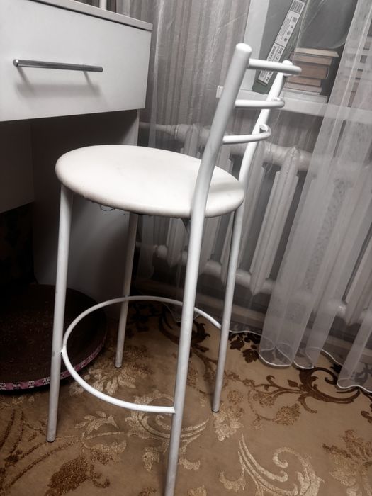 Продам бьюти столик и стул